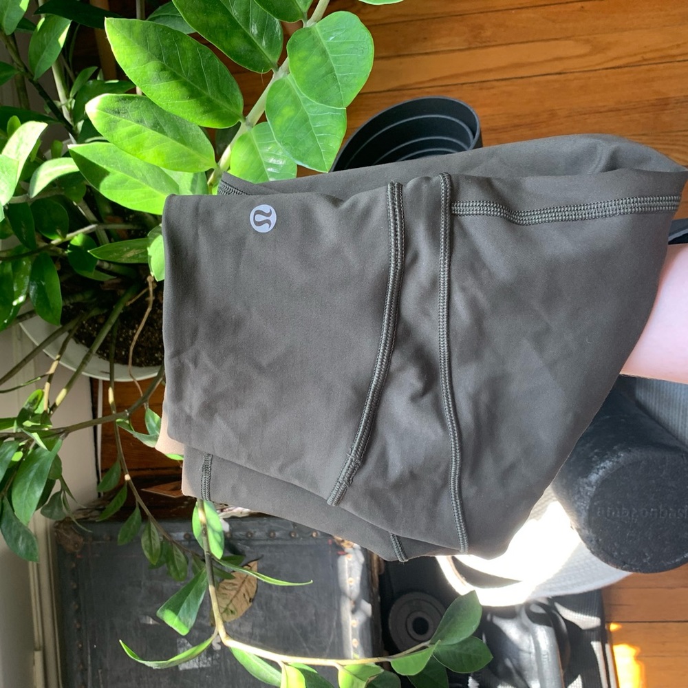 Lululemon In Movement Tight 25” - Picture 2 of 11
